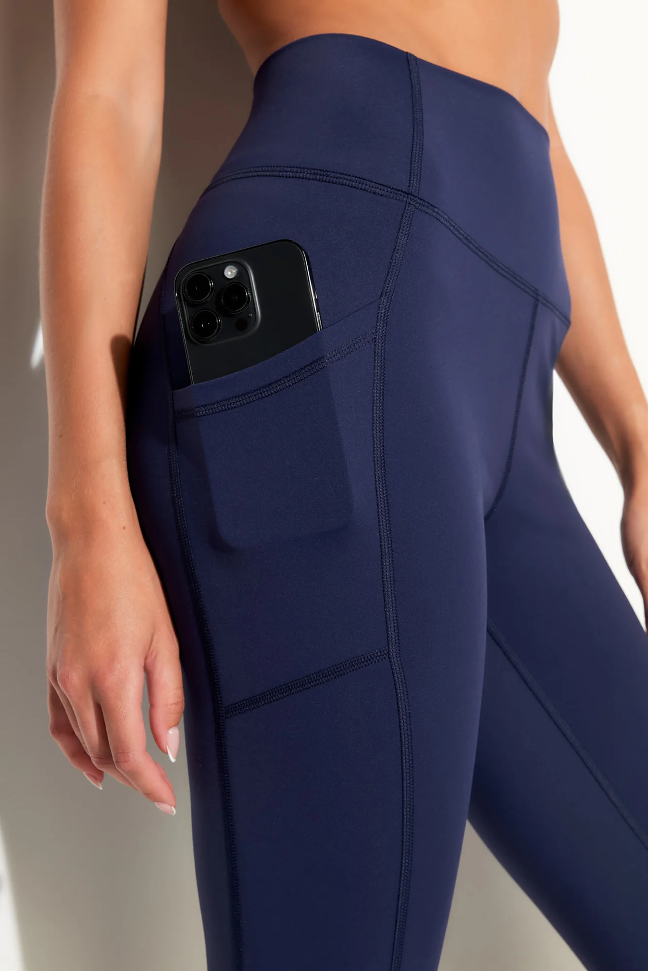 NirvanaTech Cruz 7/8 Pocket Legging - Image 2